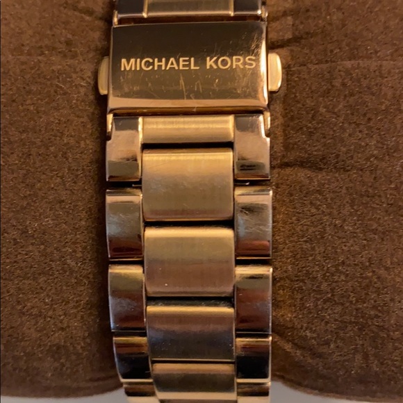 Michael Kors rose gold watch - Picture 6 of 6
